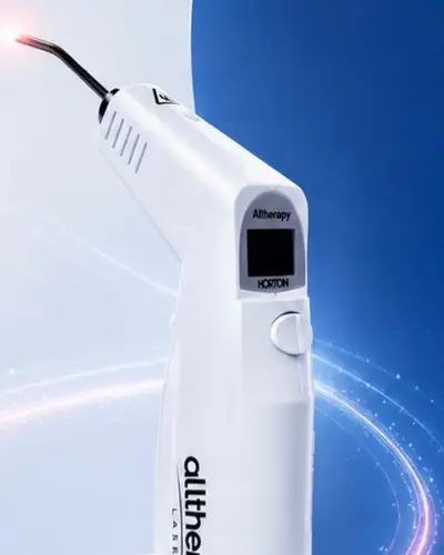 Alltherapy: o laser em formato de caneta, com o display e a luz vermelha na ponta (imagem da Thera Light)
